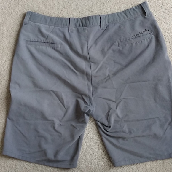Travis Mathew Shorts - Picture 2 of 3